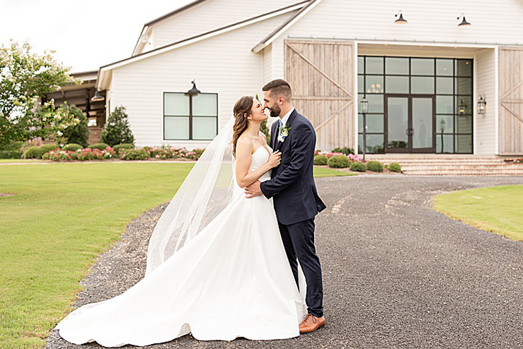 deep in the heart farms wedding brenham, tx